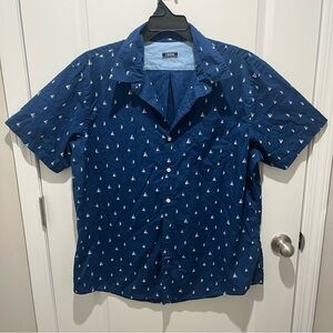 Izod Men's Navy Blue and White Sailboat Print Shirt